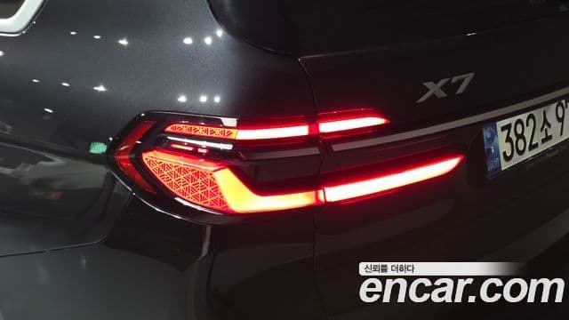 BMW X7 2024 — Photo 16/37
