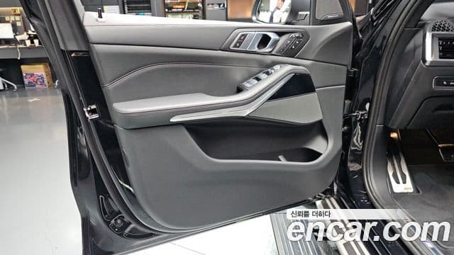 BMW X7 2024 — Photo 11/37