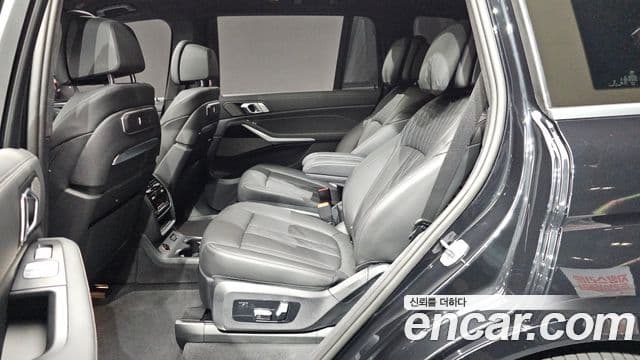 BMW X7 2024 — Photo 18/37