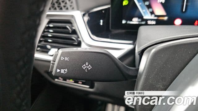 BMW X7 2024 — Photo 24/37