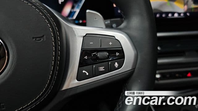 BMW X7 2024 — Photo 34/37