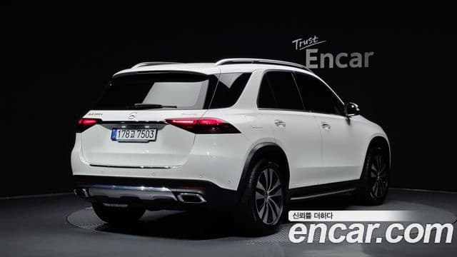 Mercedes-Benz GLE-Class 2025 — ფოტო 2/20