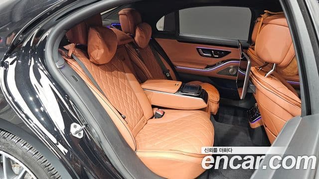 Mercedes-Benz S-Class 2022 — Photo 11/20