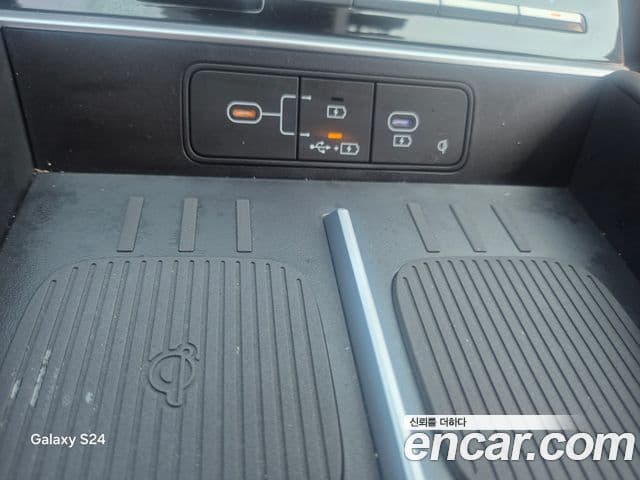 Hyundai Santa Fe 2023 — ფოტო 14/20