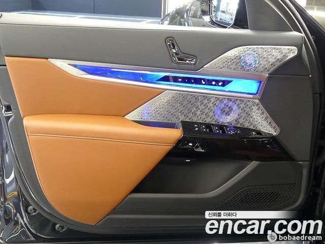 BMW i7 2024 — ფოტო 7/20