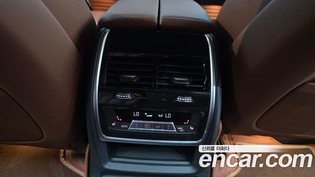 BMW X7 2024 — ფოტო 18/20