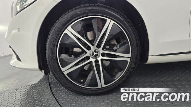 Mercedes-Benz C-Class 2019 — Şəkil 5/20