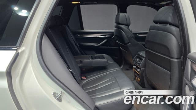 BMW X5 2018 — Şəkil 11/20