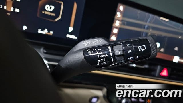 Kia Carnival 2024 — Şəkil 19/20