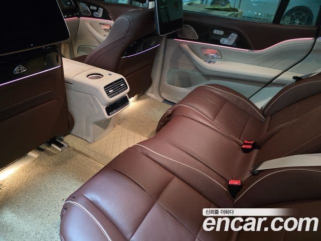 Mercedes-Benz GLS-Class 2023 — Photo 9/16