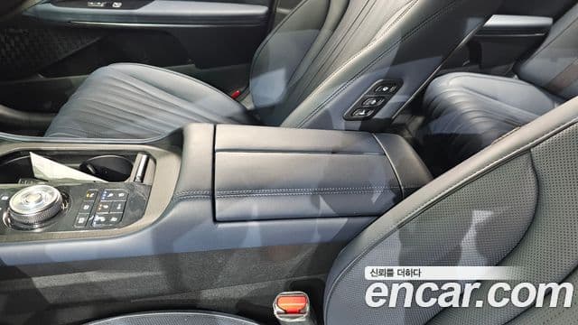 Kia K8 2025 — Photo 17/36