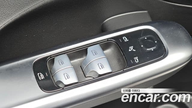 Mercedes-Benz C-Class 2023 — ფოტო 11/20