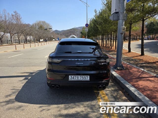 Porsche Cayenne 2020 — ფოტო 3/20