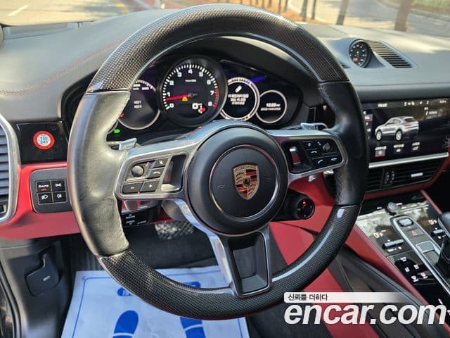 Porsche Cayenne 2020 — ფოტო 9/20