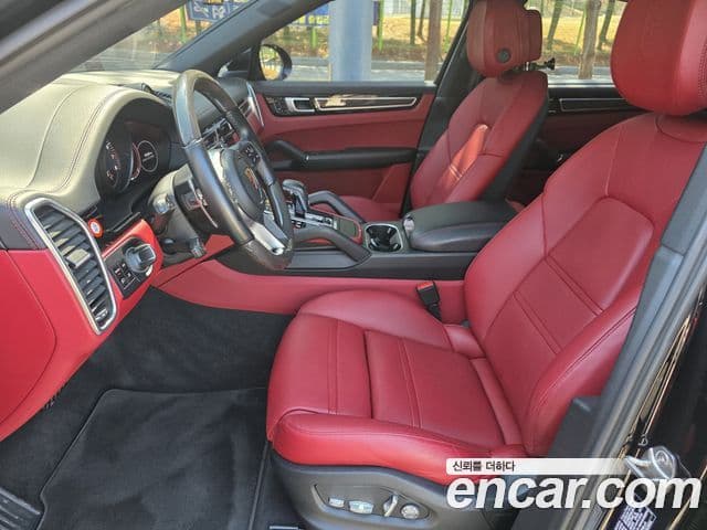 Porsche Cayenne 2020 — фото 7 из 20