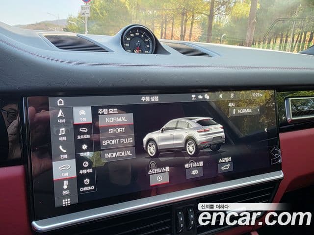 Porsche Cayenne 2020 — фото 13 из 20