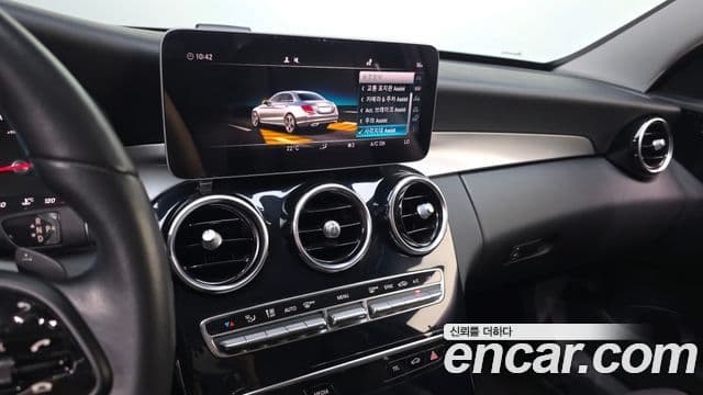 Mercedes-Benz C-Class 2019 — Şəkil 24/31