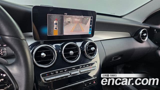 Mercedes-Benz C-Class 2019 — Şəkil 17/31