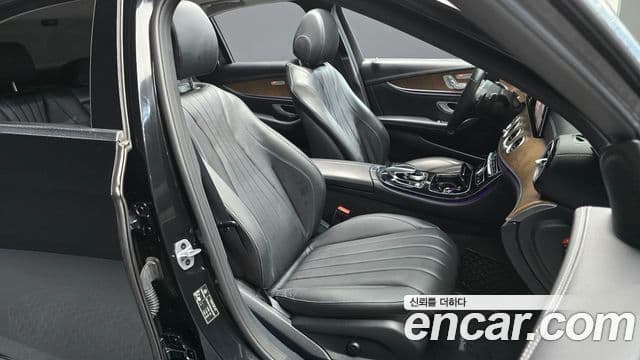 Mercedes-Benz E-Class 2019 — ფოტო 12/20