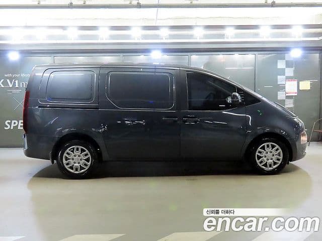 Hyundai Staria 2023 — фото 4 из 19