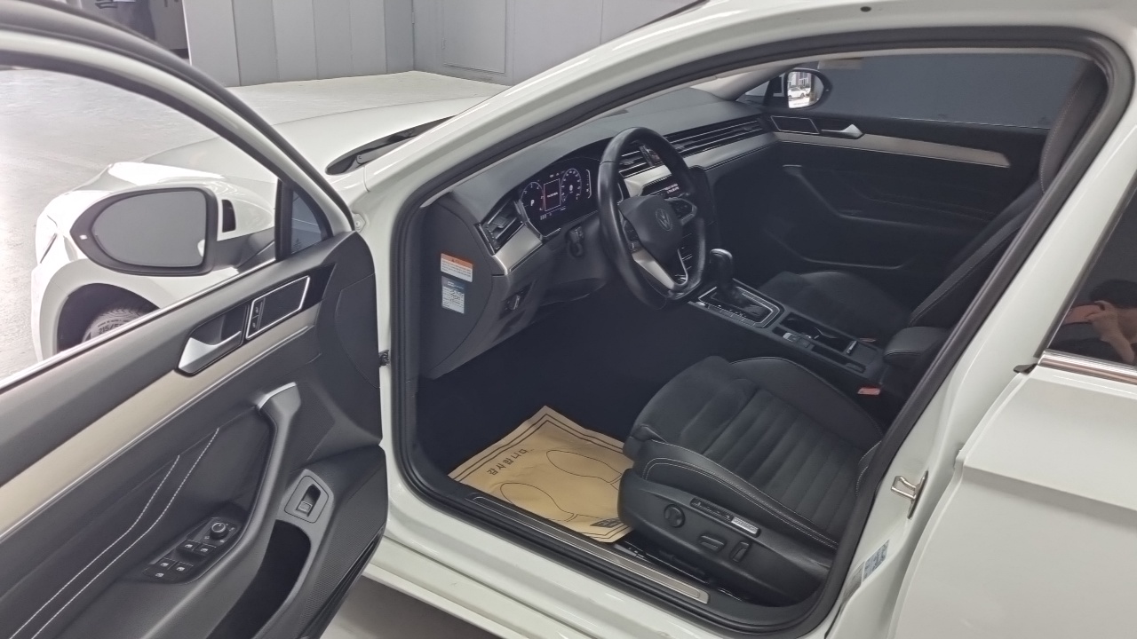 Volkswagen Passat GT 2021 — Şəkil 7/18