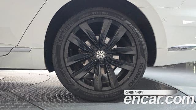 Volkswagen Arteon 2019 — Şəkil 13/37