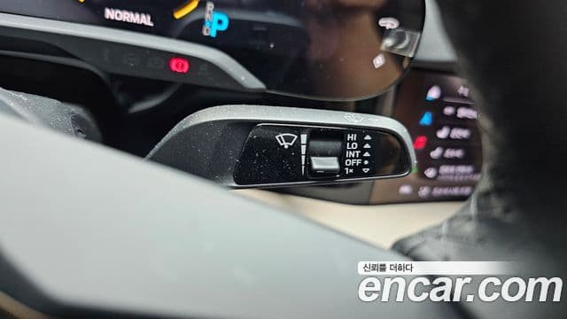 Porsche Taycan 2023 — Şəkil 33/35