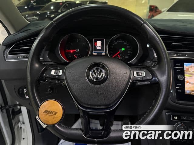 Volkswagen Tiguan 2020 — Şəkil 8/20