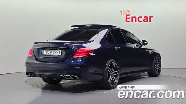 Mercedes-Benz E-Class 2018 — ფოტო 8/20