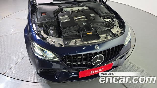 Mercedes-Benz E-Class 2018 — ფოტო 19/20