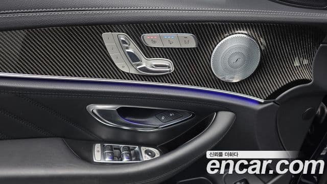 Mercedes-Benz E-Class 2018 — ფოტო 15/20