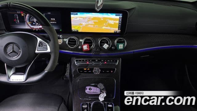 Mercedes-Benz E-Class 2018 — ფოტო 14/20