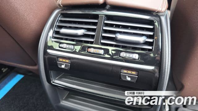 BMW 5 Series 2019 — ფოტო 18/20