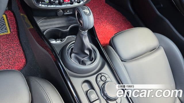 Mini Cooper Clubman 2019 — Фото 9/20