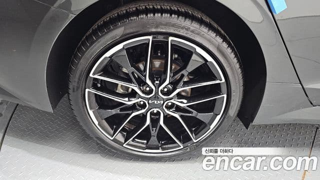 Kia K5 2023 — ფოტო 5/20