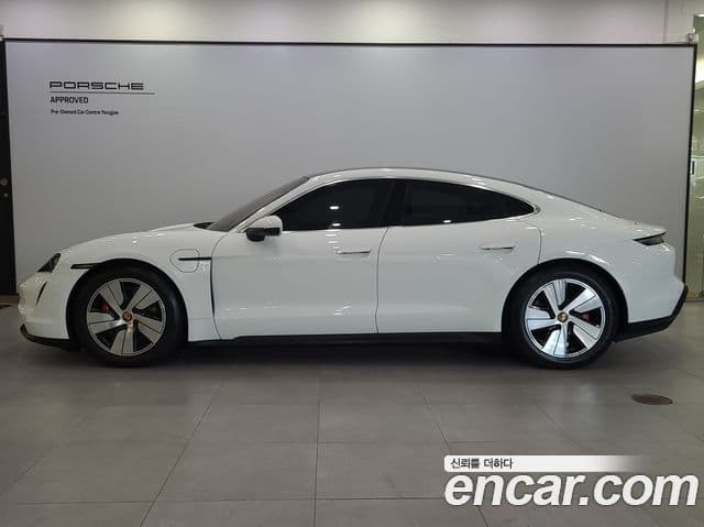 Porsche Taycan 2022 — Photo 20/20