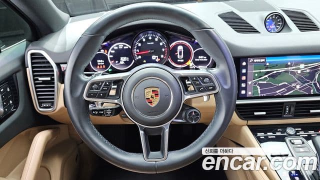 Porsche Cayenne 2023 — ფოტო 11/20