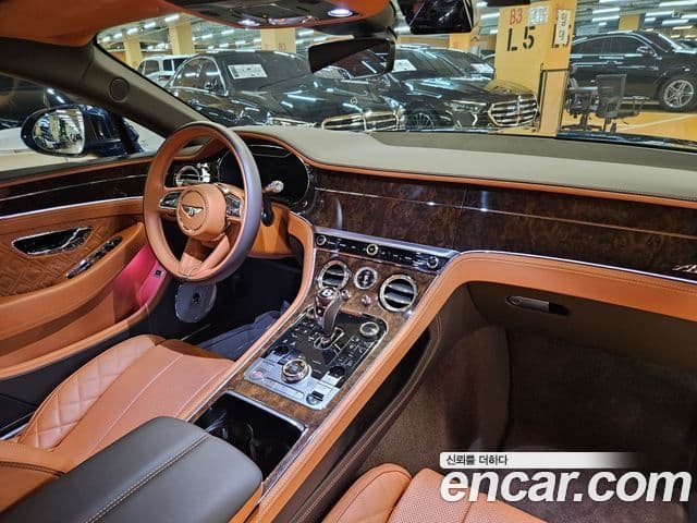 Bentley Continental GT 2023 — Şəkil 7/20