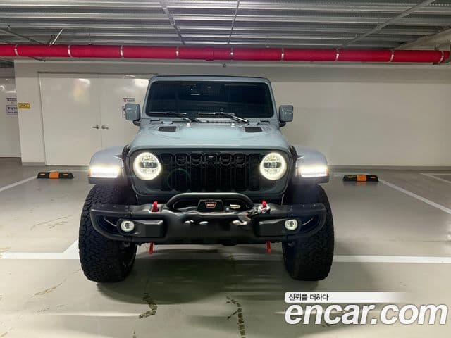 Jeep Wrangler 2025 — Şəkil 2/11