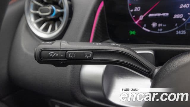 Mercedes-Benz GLB-Class 2025 — Фото 18/20