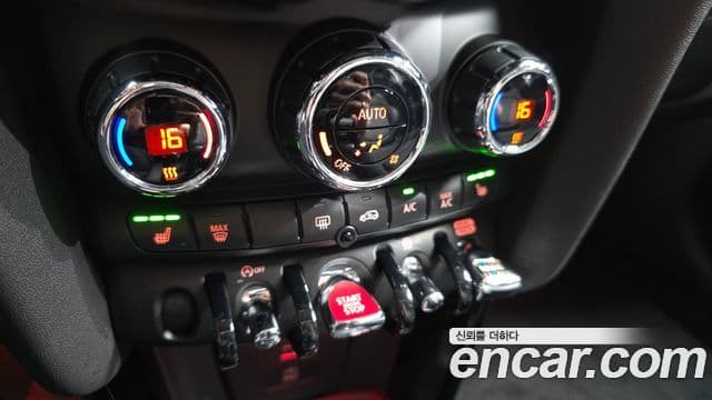 Mini Cooper 2020 — Фото 16/20