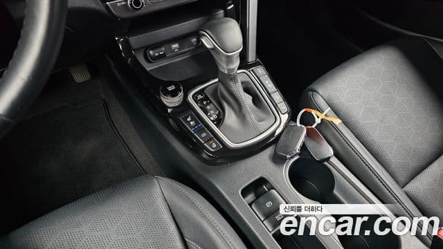 Kia Seltos 2023 — ფოტო 9/20