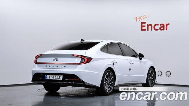 Hyundai Sonata 2022 — ფოტო 1/20