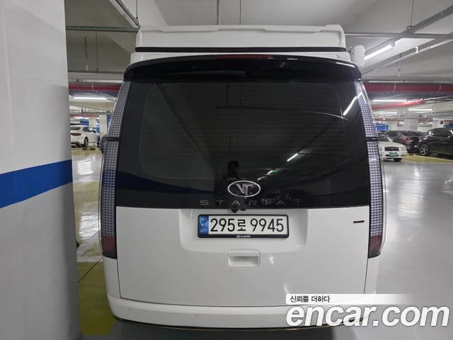 Hyundai Staria 2023 — ფოტო 4/20