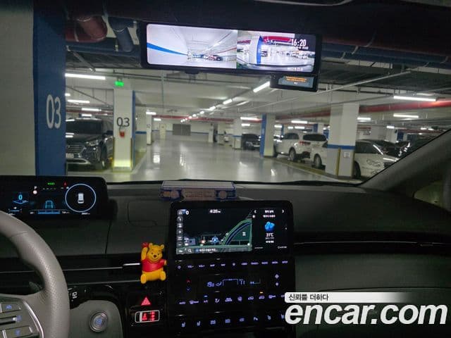 Hyundai Staria 2023 — ფოტო 9/20