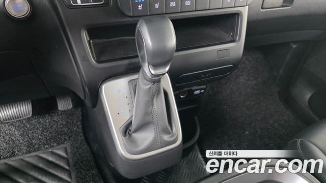 Hyundai Staria 2023 — Şəkil 9/20