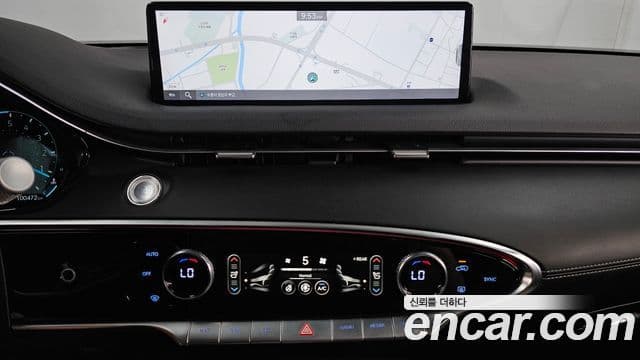 Genesis GV70 2022 — ფოტო 14/20