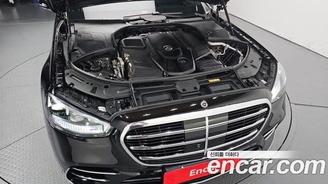 Mercedes-Benz S-Class 2022 — Photo 16/36