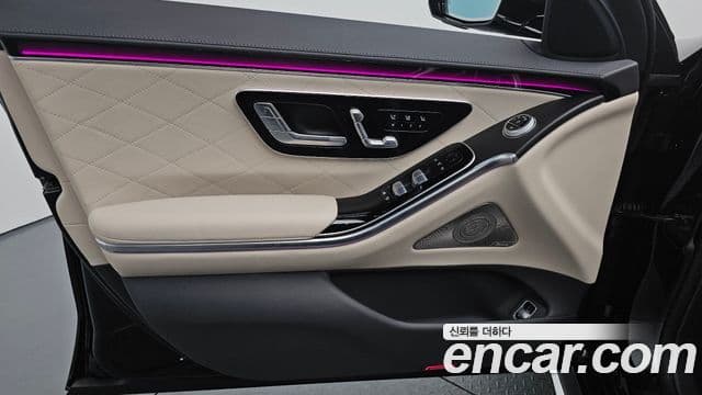 Mercedes-Benz S-Class 2022 — Photo 20/36