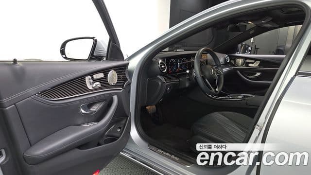 Mercedes-Benz E-Class 2023 — Şəkil 10/20